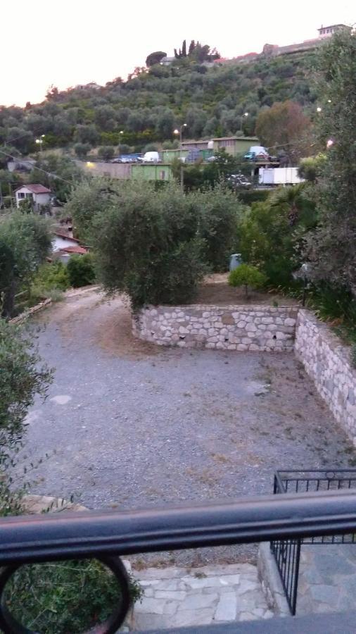 la porta del sole appartamento nell'oliveto Seborga Esterno foto